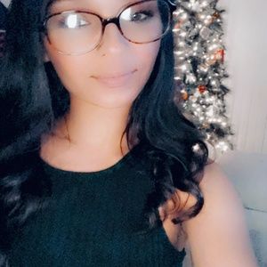 Meet your Posher, Elizabeth